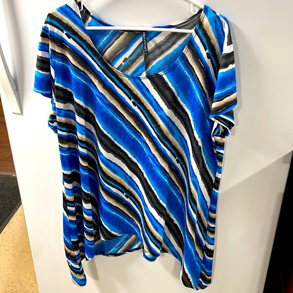 NWOT WOMENS 2X Tunic Top/Blouse- ShortSleeve
